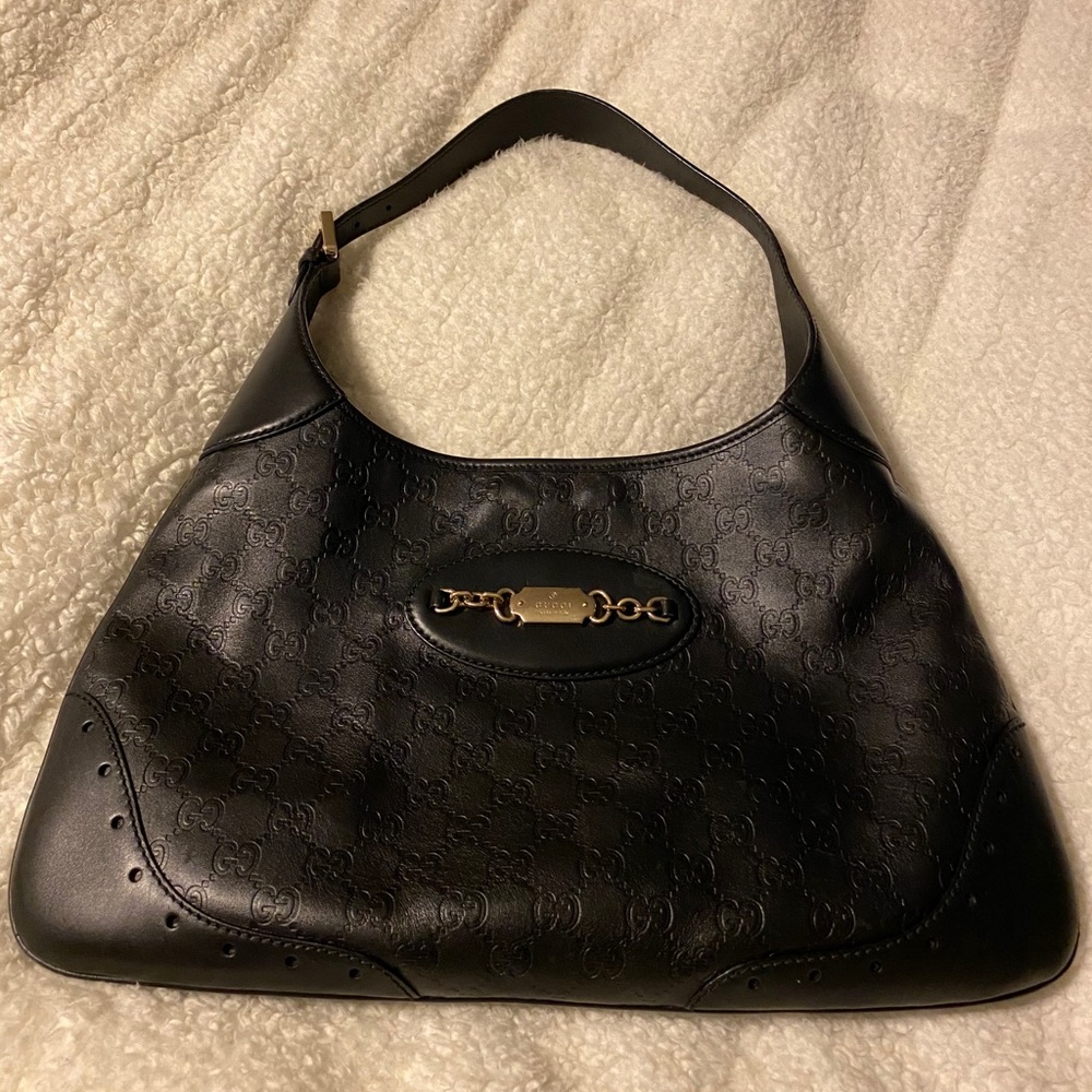 Authentic Black Leather Gucci hobo bag. Good condn
